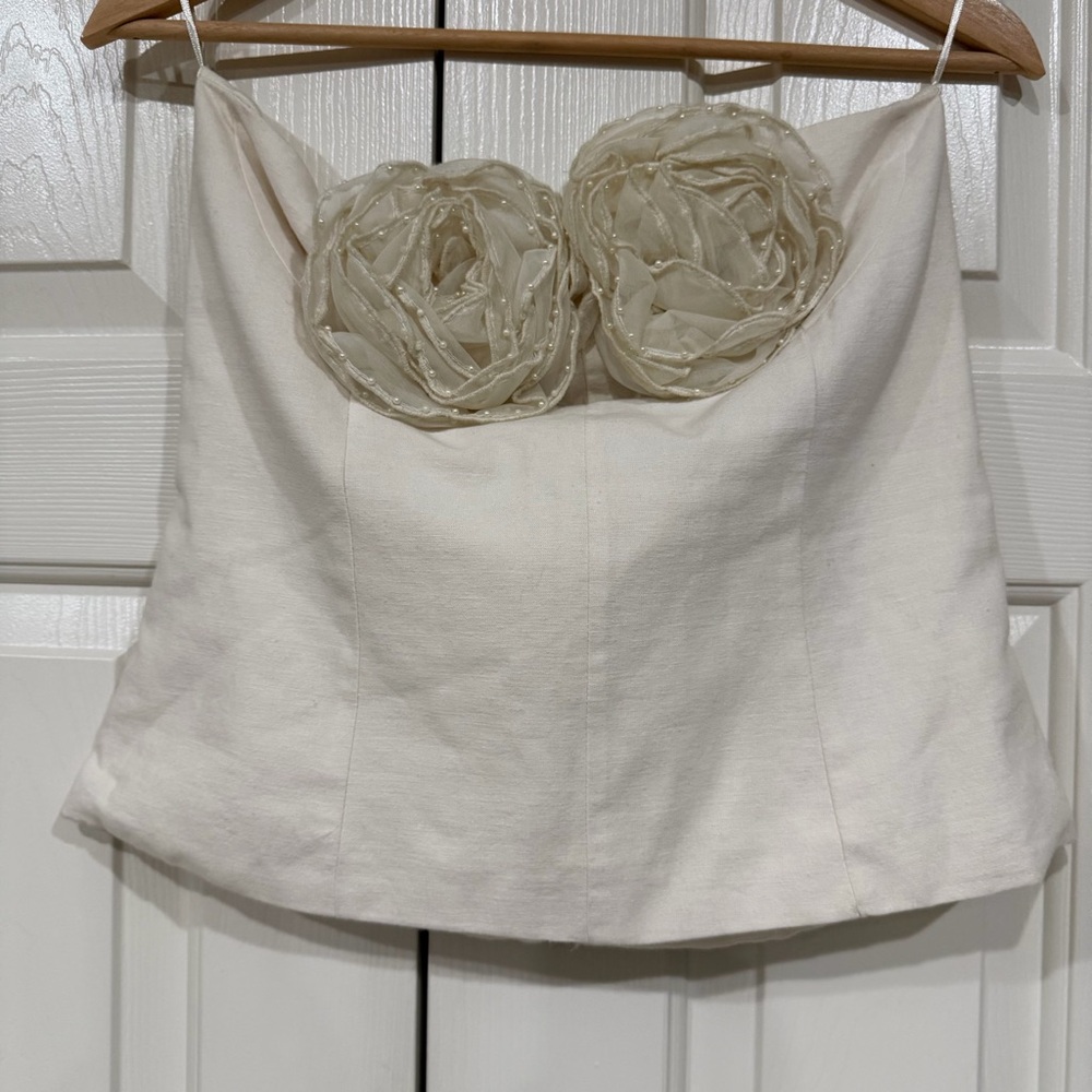 Brand New with Tags Zara Cream Tan Floral Top Size Large